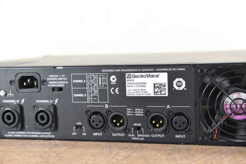 ヒロ　Electro-Voice Q1212 、YAMAHA SPX990 Electro-Voice (EV) Q1212 2-Channel Class-H Power Amplifier CG006LC