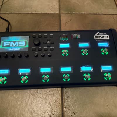 Fractal Audio FM9 Turbo Mk. 1 2023 - Black Matte, Ruberized image 2