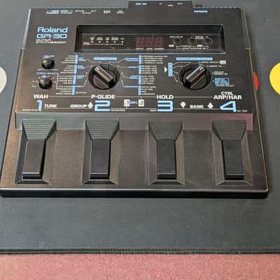 (USED) Roland GR-30 Guitar Synthesizer with GK-2A Pickup