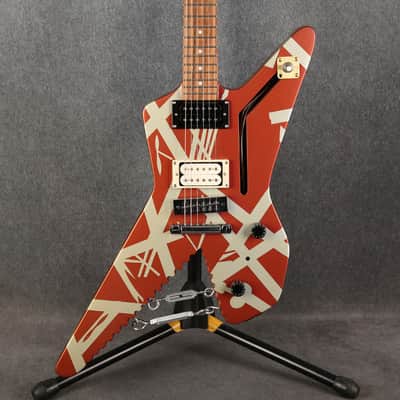 EVH Striped Series Shark Guitar - Burgundy with Silver Striped - 2nd Hand image 3