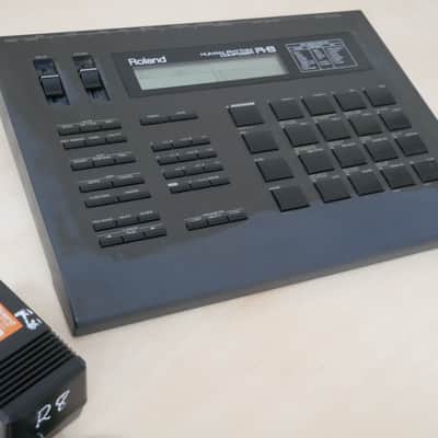 Roland • R-8 Human Rhythm Composer w/psu and new battery