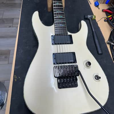 Charvel Desolation Soloist DX-1 FR 2011 - 2014 - Snow White image 10