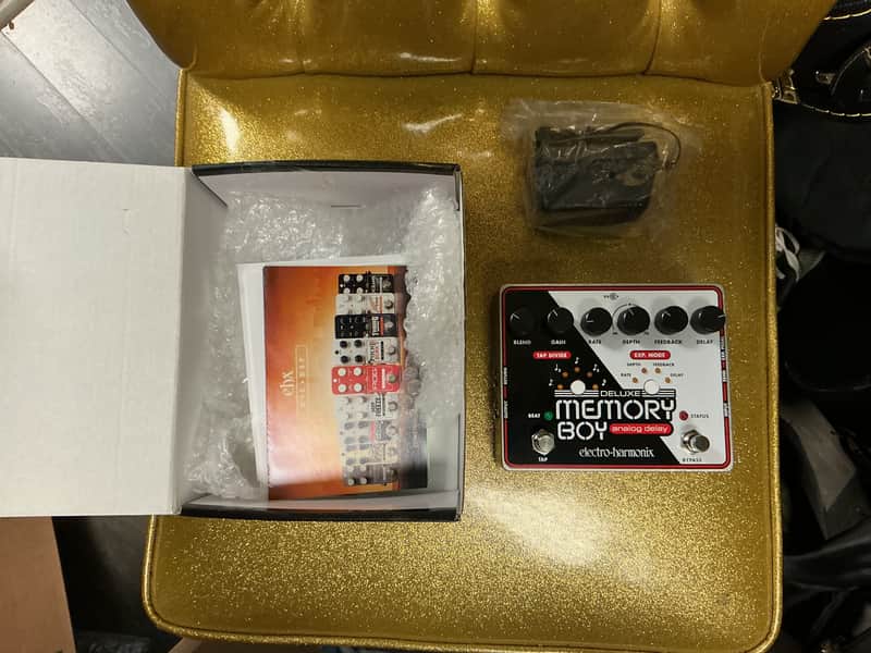 Electro-Harmonix Memory Boy Analog Delay / Chorus / Vibrato 2009 - Present - Black / White / Red used image 1