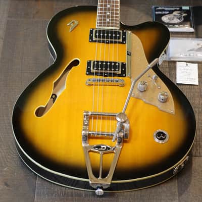 MINTY! 2014 Duesenberg Carl Carlton Signature Semi-Hollow Electric Guitar 2-Tone Sunburst + OHSC image 2