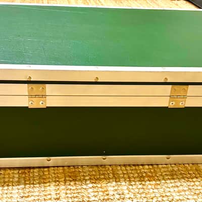 Roadie flight case Custom 2021 - Silver and green image 4