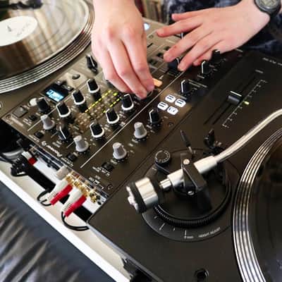 Pioneer DJ DJM-250MK2 2-channel DJ Mixer with Pioneer DJ PLX-500 Direct Drive Turntables (Pair) image 7