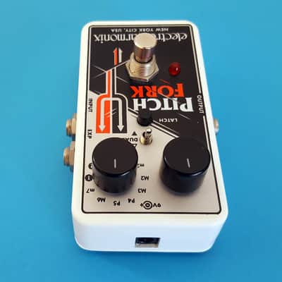 Electro-Harmonix Pitch Fork Polyphonic Pitch Shifter / Harmony Pedal 2014 - Present - Black / White / Red image 4