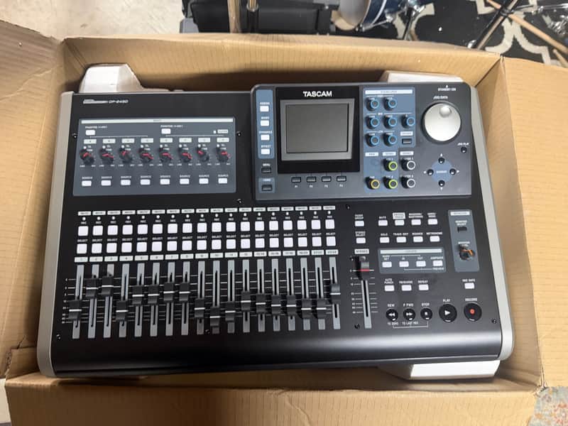 TASCAM DP-24SD 24-track Digital Portastudio 2015 - Present - Black image 1
