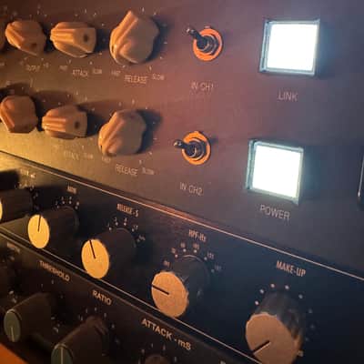 AudioScape Engineering Co. DC-101 D-COMP 2-Channel Limiter / Compressor 2018 - 2021 - Green image 2