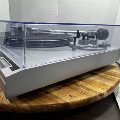 Vintage 1979 Technics SL-B2 Turntable. Restored image 11