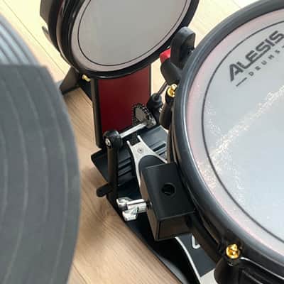 Very Clean Alesis Crimson II SE, Complete with DW Throne & Pedal ! image 6