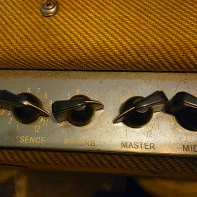 Fender Blues DeVille 2-Channel 60-Watt 4x10" Guitar Combo 1994 - 1996 - Tweed with cover image 11