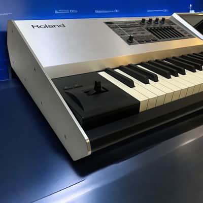 Roland Fantom-G8 88-Key Workstation Keyboard 2008 - 2012 - Silver image 9