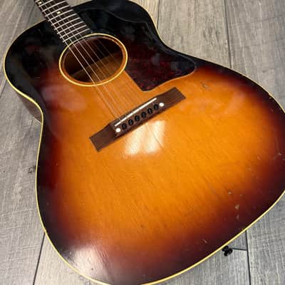 1958 Gibson LG-1 Acoustic Guitar – Vintage Tone, Very Good Condition - Sunburst image 5