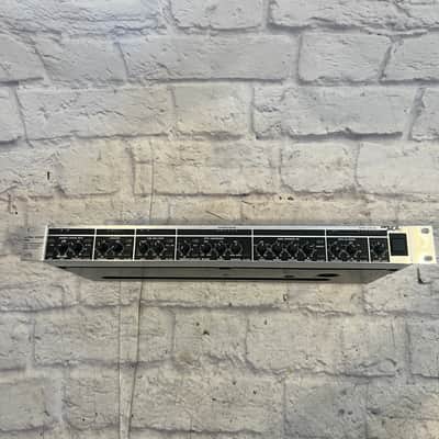 Behringer VX2000 Ultra Voice Pro Rack Preamp image 2
