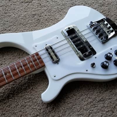 Rickenbacker 4003S8 Left-handed 8-string Bass Guitar – Lefty SnowGlo image 4