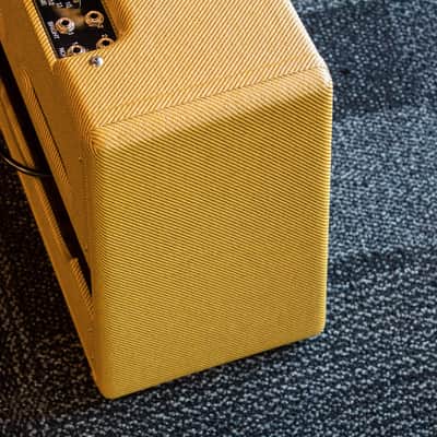 Headstrong Blue Lamp 1x12 Combo Amplifier image 3