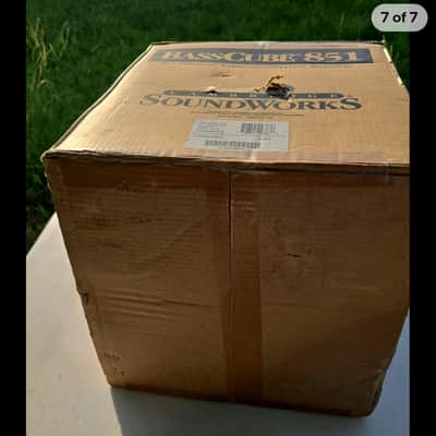 Cambridge SoundWorks BassCube 851 100W 8in Powered Subwoofer Black RCA/3.5 image 4