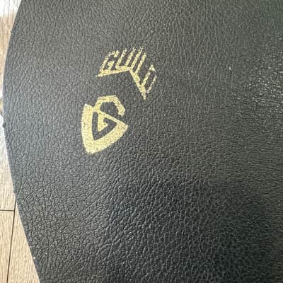 Guild Vintage Hard Shell Guitar Case – Fits Ovation Roundback Acoustic image 4
