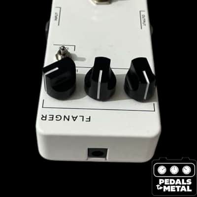 JHS 3 Series Flanger 2021 - Present - White - X18544 image 3