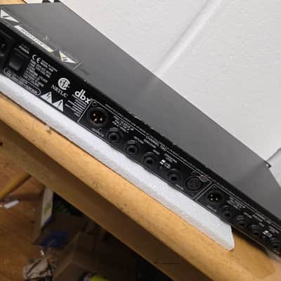 dbx 1066 Dual-Channel Compressor / Limiter / Gate 2010s - Black image 5