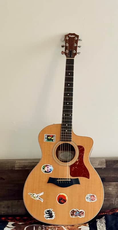 Taylor 214ce Walnut  Natural