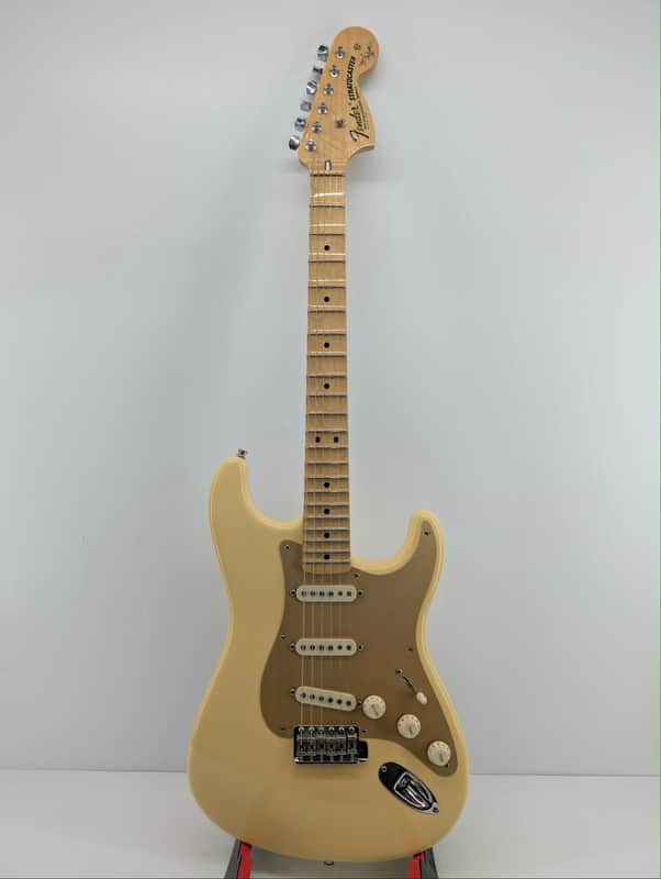 Fender Yngwie Malmsteen Artist Series Signature Stratocaster with Maple Fretboard 2007 - Present - Vintage White