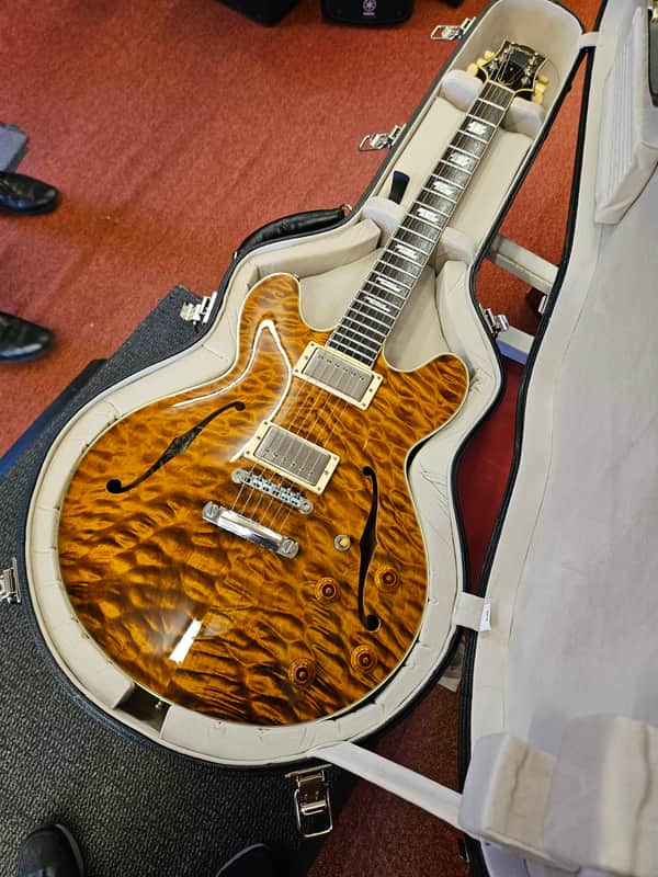Collings I35 Deluxe 2017/18 - Caramel Quilt image 1