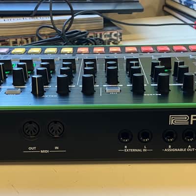 Roland AIRA TR-8 Rhythm Performer Drum Machine 2014 - Present - Black image 3
