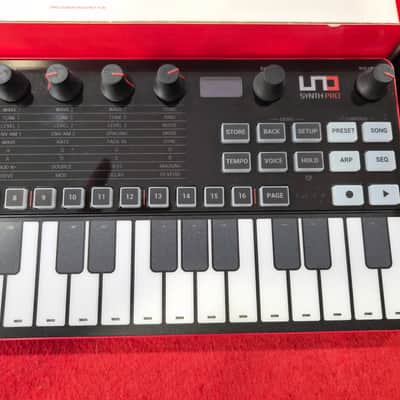 IK Multimedia UNO Synth Pro Desktop 32-Key Analog Synthesizer 2021 - Black with White Keys image 5