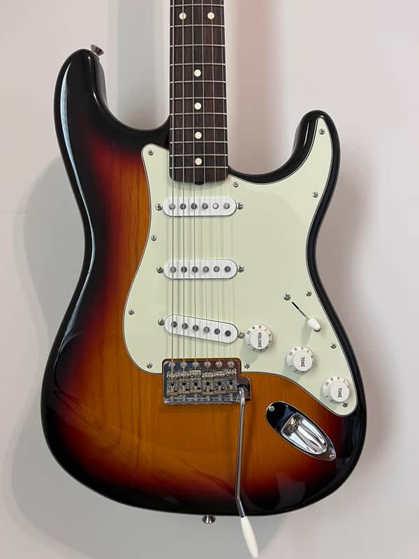 Fender 2026 MIJ Heritage '60s Stratocaster 2020 - 2021 - 3-Color Sunburst image 1
