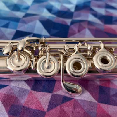 Yamaha YFL-774 Solid Silver Flute image 8