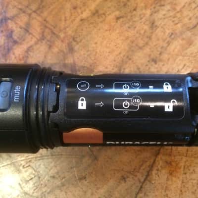 Shure PGX4 - PGX2 Wireless Microphone System With SM58 image 10