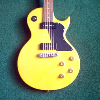 Vintage VR100 TV Yellow image 1