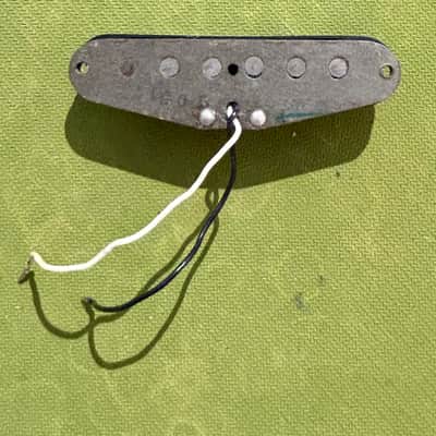 Mid to Late 70s Vintage Fender Stratocaster Gray-Bottom Flat-Pole - Black Cover image 4
