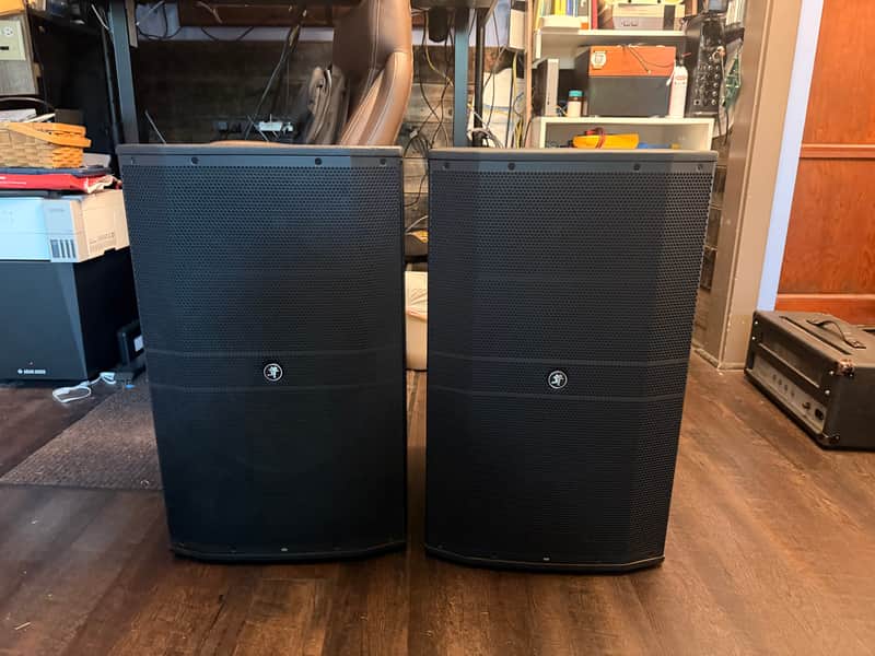 Mackie DRM215 15" 1600-Watt Professional Powered Loudspeaker 2019 - Present - Black image 1