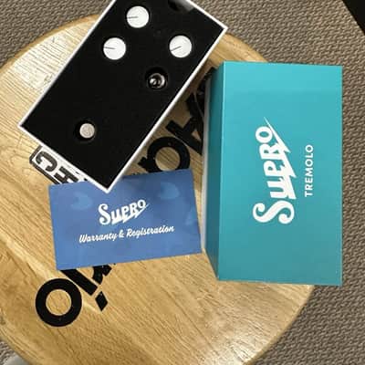 Supro Dual Mode Tremolo V2 Amplitude and Harmonic Tremolo & Drive Pedal w/Box image 8