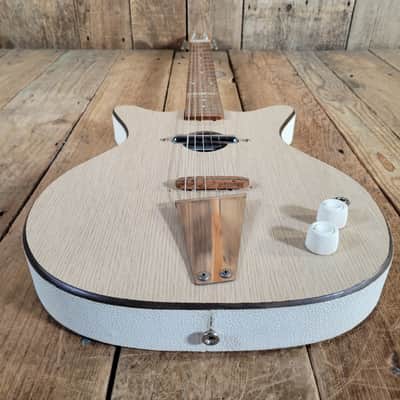 The Cleanest Danelectro Convertible 1960s W/ Modern Hard Case - Natural image 8