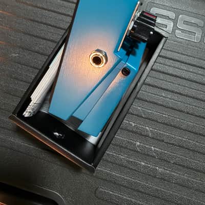 Boss VB-2W Waza Craft Vibrato 2016 - Present - Blue image 3