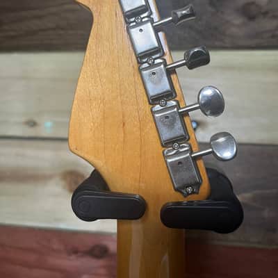 Fender Limited Edition 40th Anniversary 1954 Reissue Stratocaster with Maple Fretboard 1994 - 2-Color Sunburst image 12