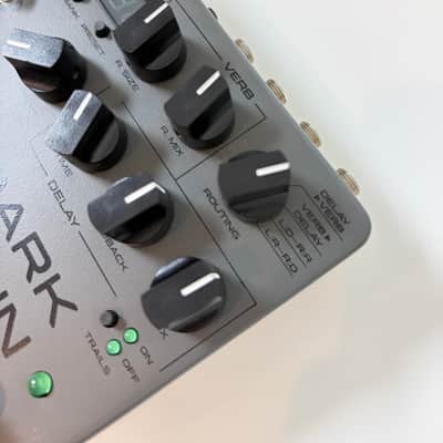 Seymour Duncan Dark Sun Mark Holcomb Signature Digital Delay + Reverb 2019 - Gray image 3