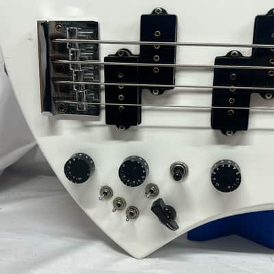 Burny Mockingbird 4-String Electric Bass imagen 5