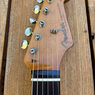 Fender Mike McCready Signature Stratocaster 2023 - Present - 3-Color Sunburst Relic image 6