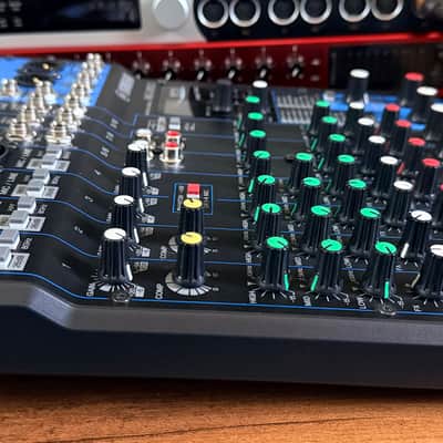 Yamaha MG10XU 10-Channel Analog Mixer 2016 - Present - Black image 9