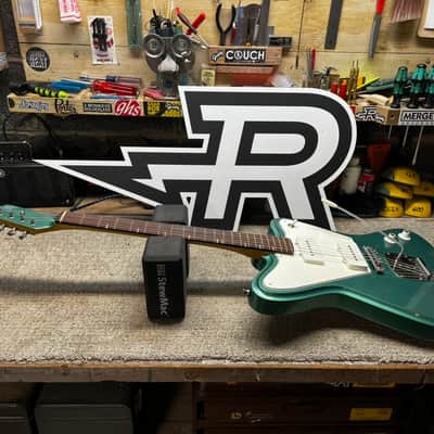 Redeemed Guitars DeVille 2024 - Inverness Green, Jazzmaster meets non-reverse Firebird image 2