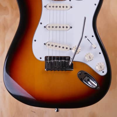 Fender American Deluxe Stratocaster Electric Guitar in 3-Colour Sunburst image 1
