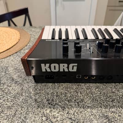 Korg Prologue 8 Polyphonic 49-Key 8-Voice Analog Synthesizer 2018 - Present - Black/Wood image 4