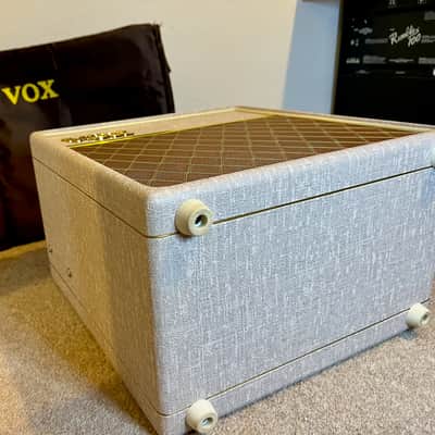 Vox VOX AC4HW1 Hand-Wired 4-Watt Tube Guitar Combo Amp 2016 - Fawn vinyl and Brown Diamond image 5
