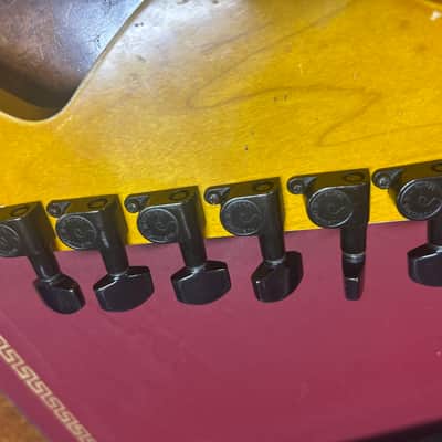 Relic’d Mighty Mite Reverse Headstock image 4