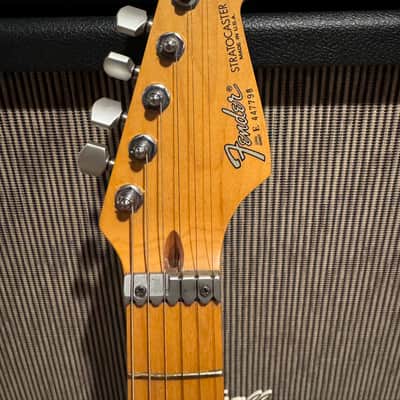 Fender Strat Plus with Maple Fretboard 1984 - 1988 - Graffiti Yellow image 9